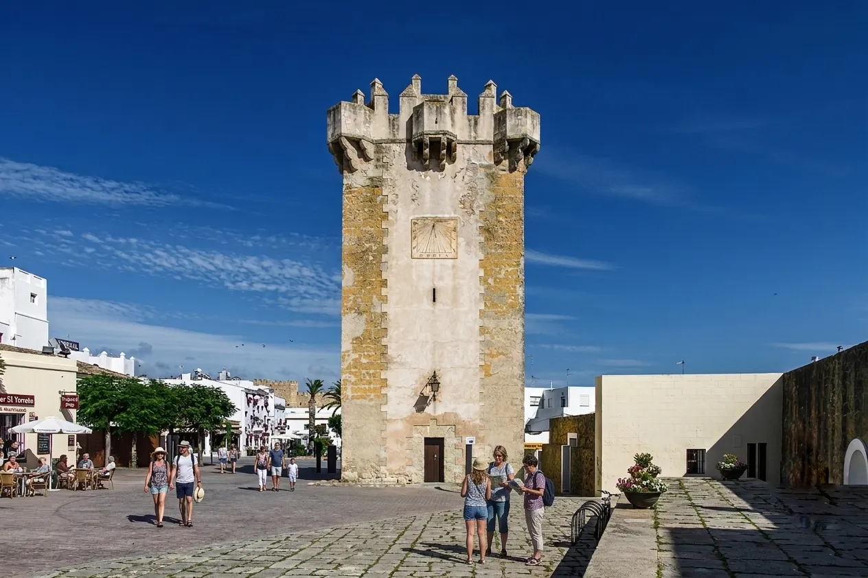 Que faire à Tarifa avant le ferry : Le Castillo de Guzmán el Bueno dominant le détroit à Tarifa